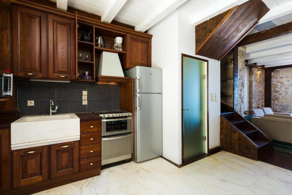 Volakas Beachfront Suites Rethymno  Bagian luar foto