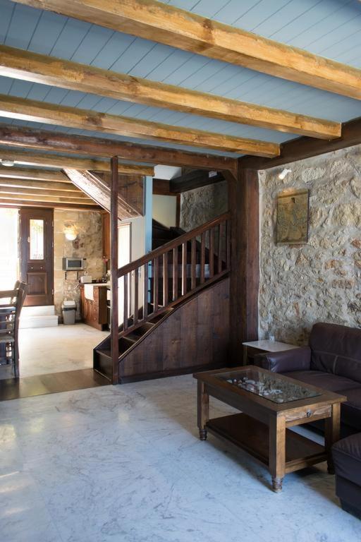 Volakas Beachfront Suites Rethymno  Bagian luar foto