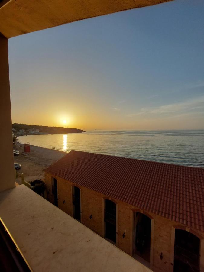Volakas Beachfront Suites Rethymno  Bagian luar foto