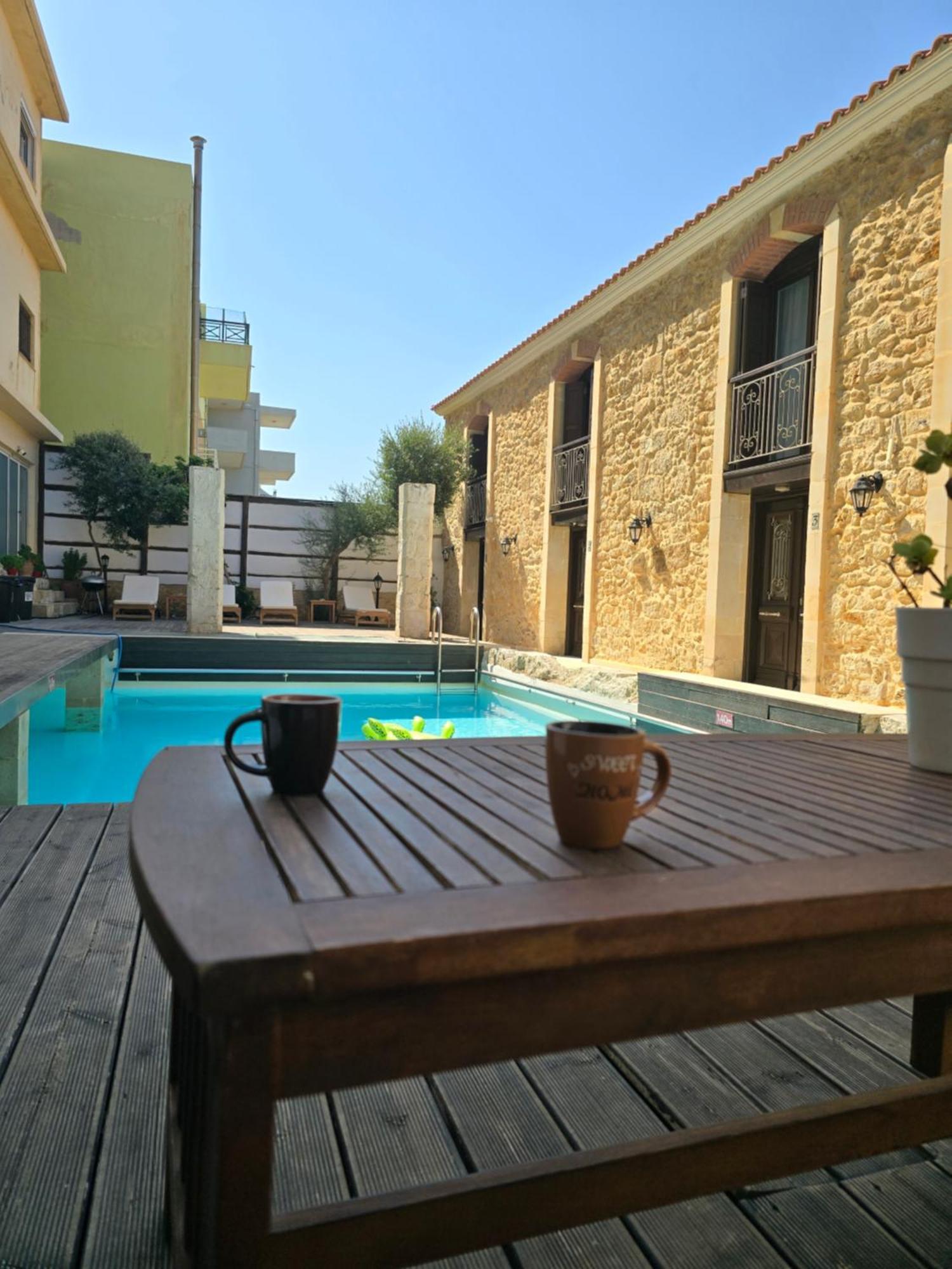Volakas Beachfront Suites Rethymno  Bagian luar foto