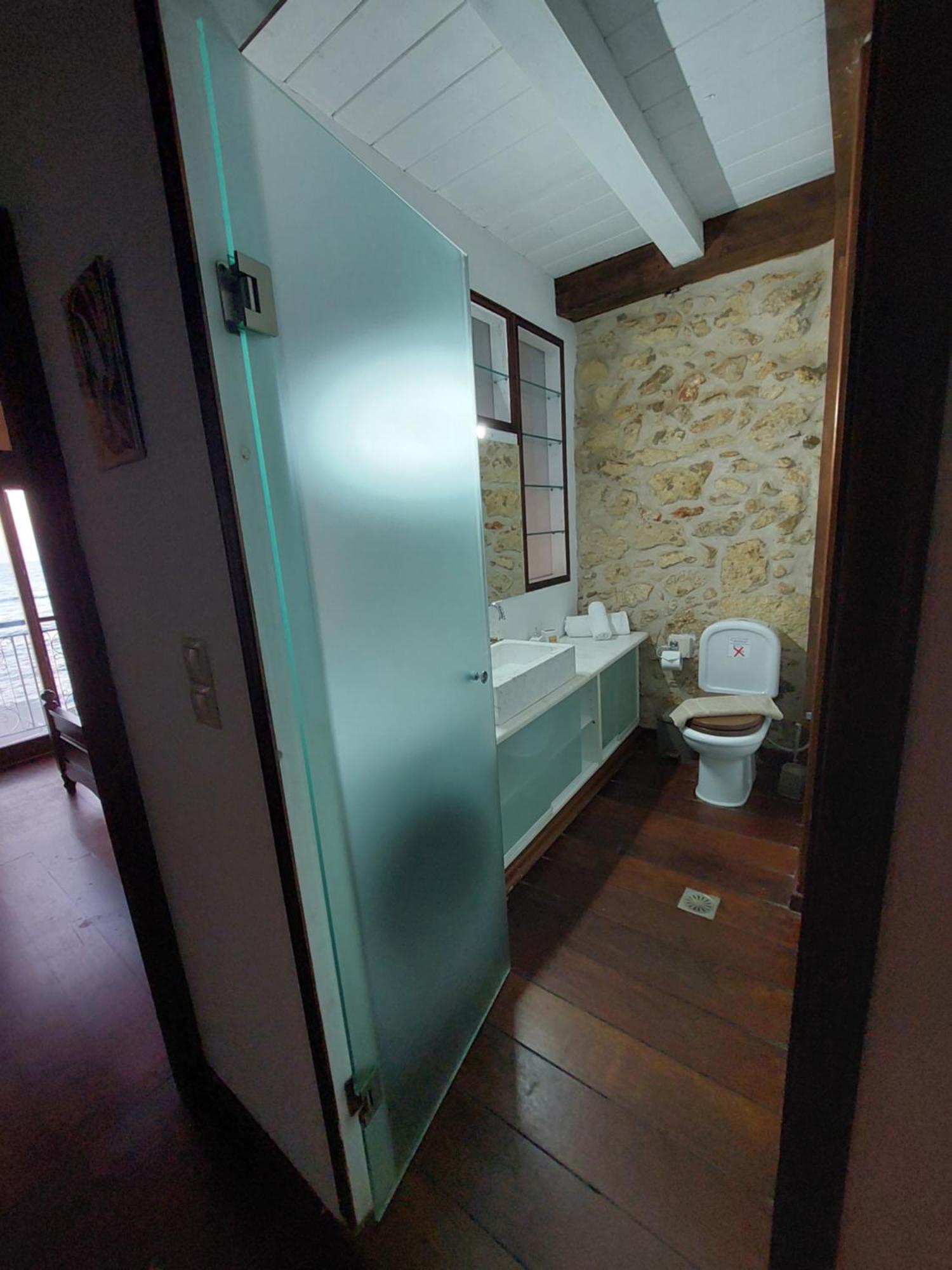 Volakas Beachfront Suites Rethymno  Bagian luar foto