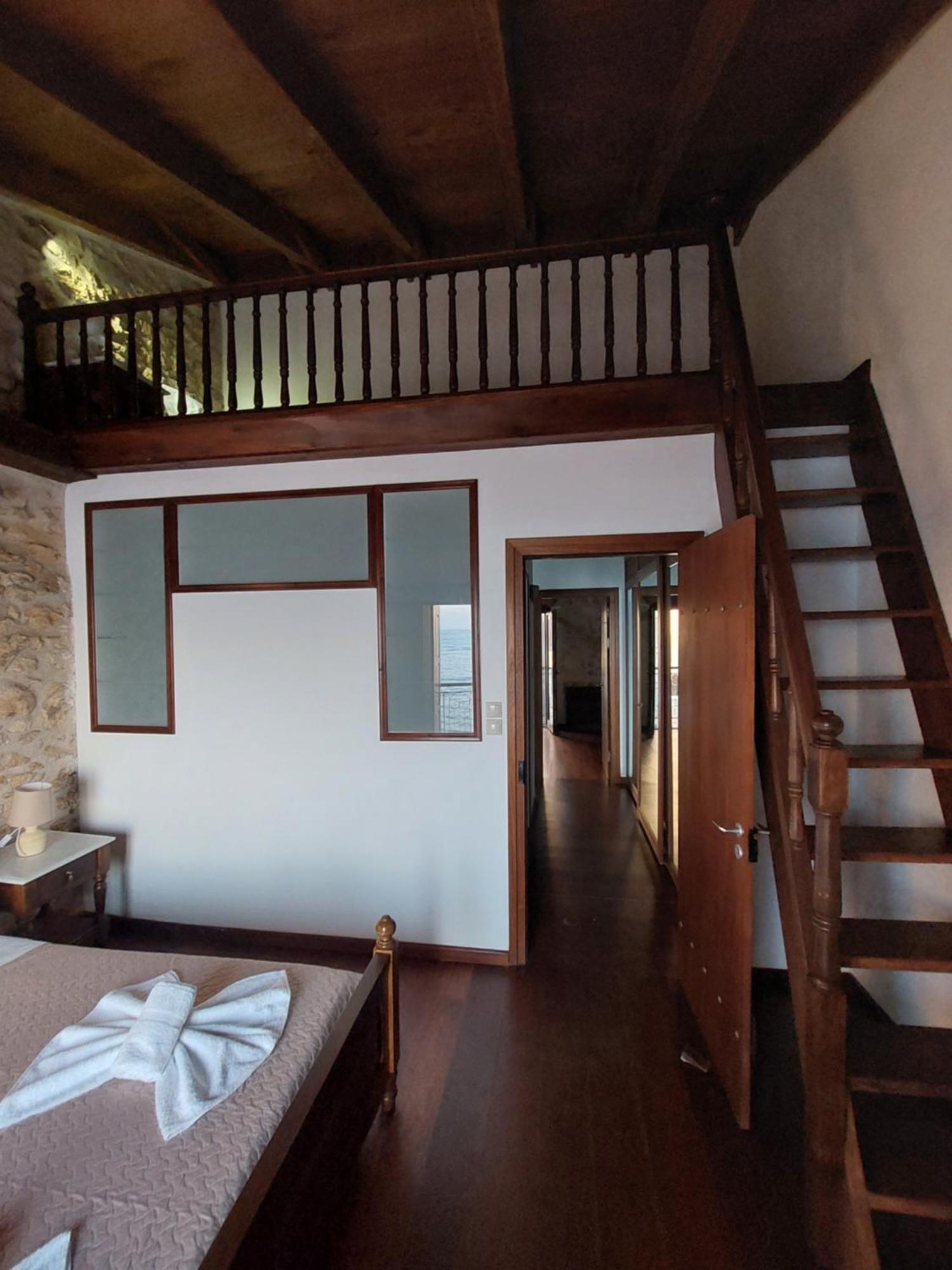 Volakas Beachfront Suites Rethymno  Bagian luar foto